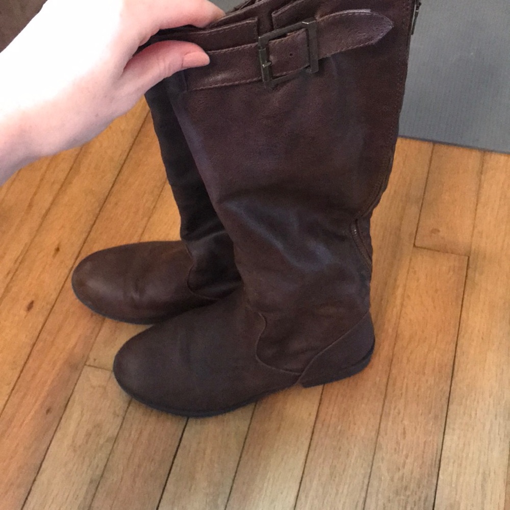 Brown rider boots